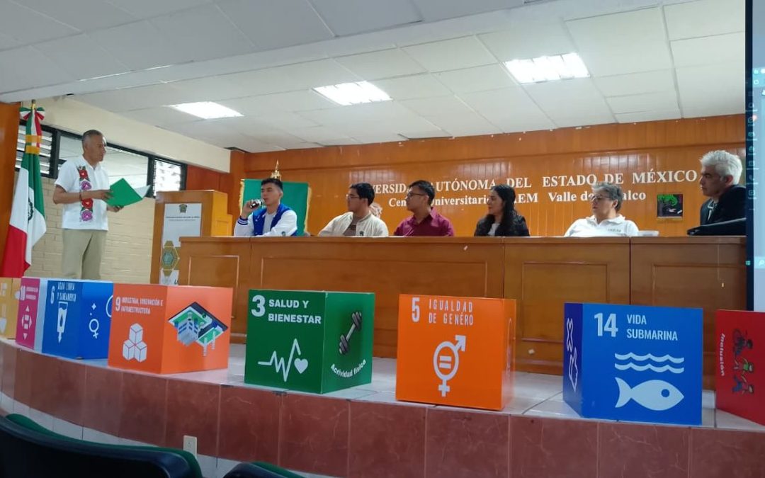 Estudiantes de Mecatrónica comparten experiencias de innovación agroecológica en coloquio internacional
